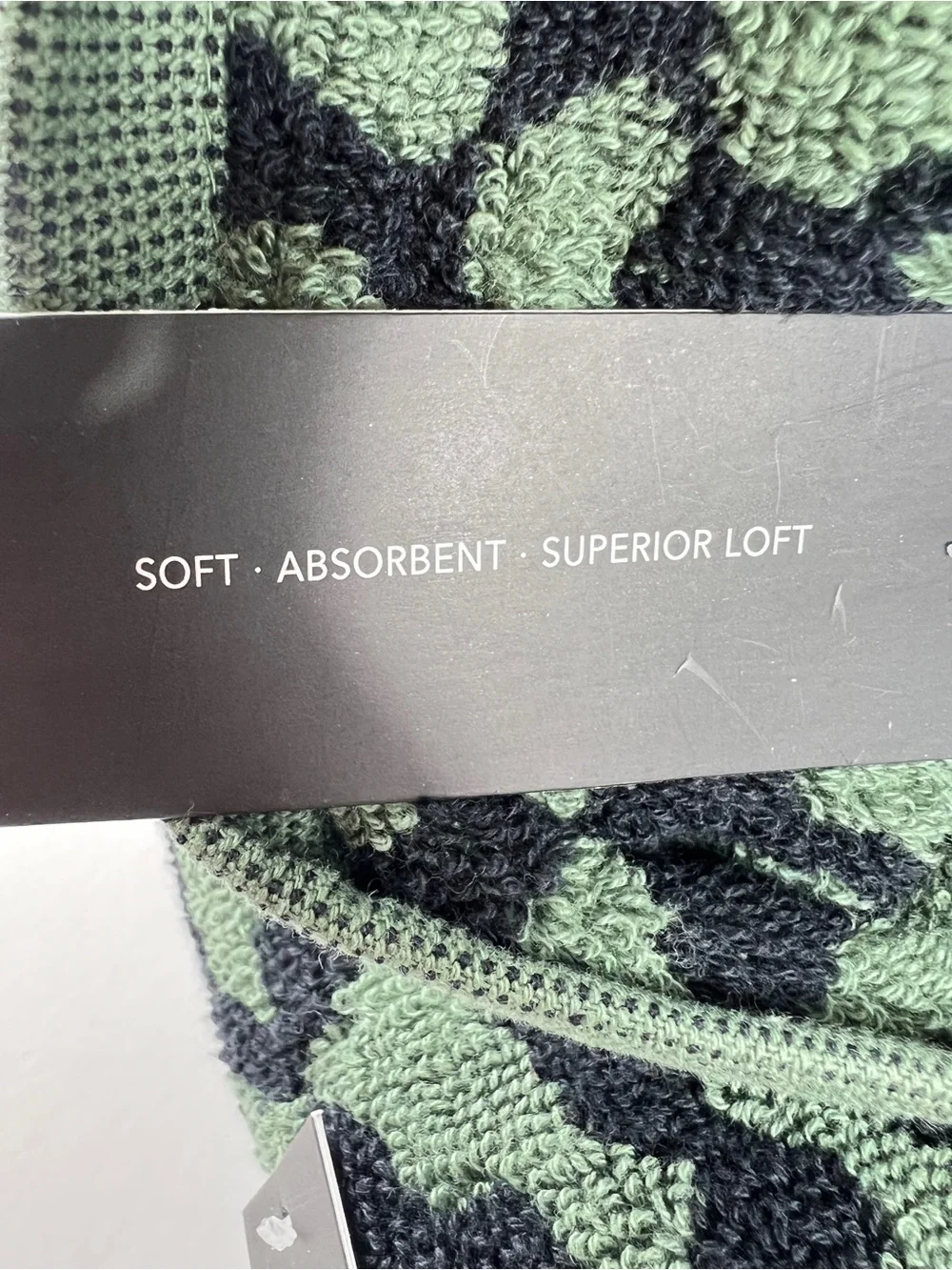 Tahari Home Bath Towel Set Green Black Leopard Print Soft 100% Cotton 2 Pc NEW